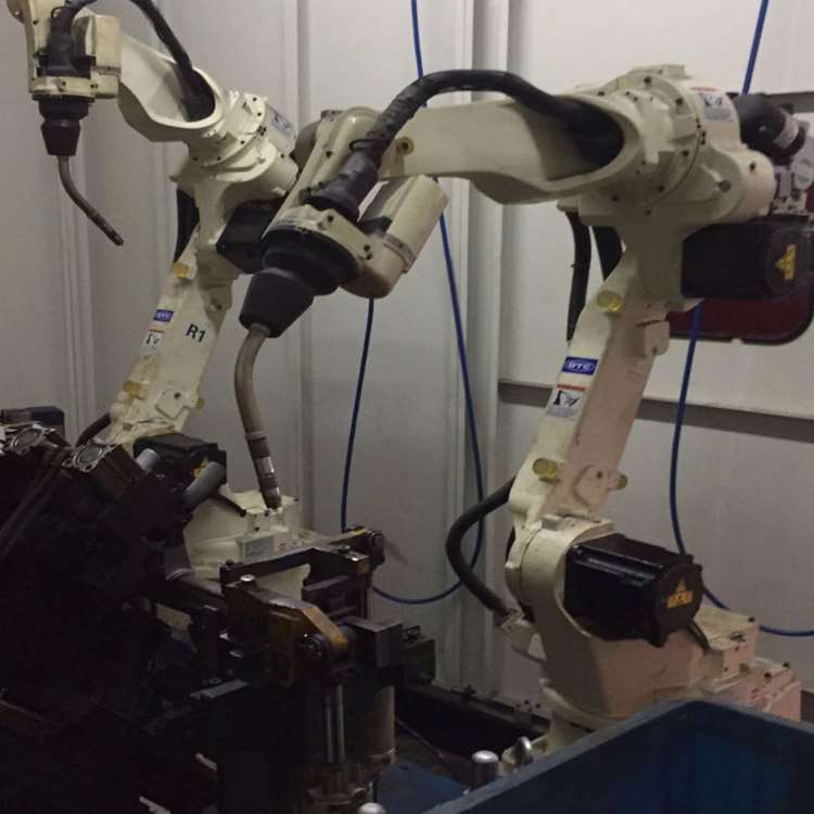 6軸溶接ロボットアームマシン（溶接ポジショナー、トーチ、電源 - Robot Gripper のレビューと価格
