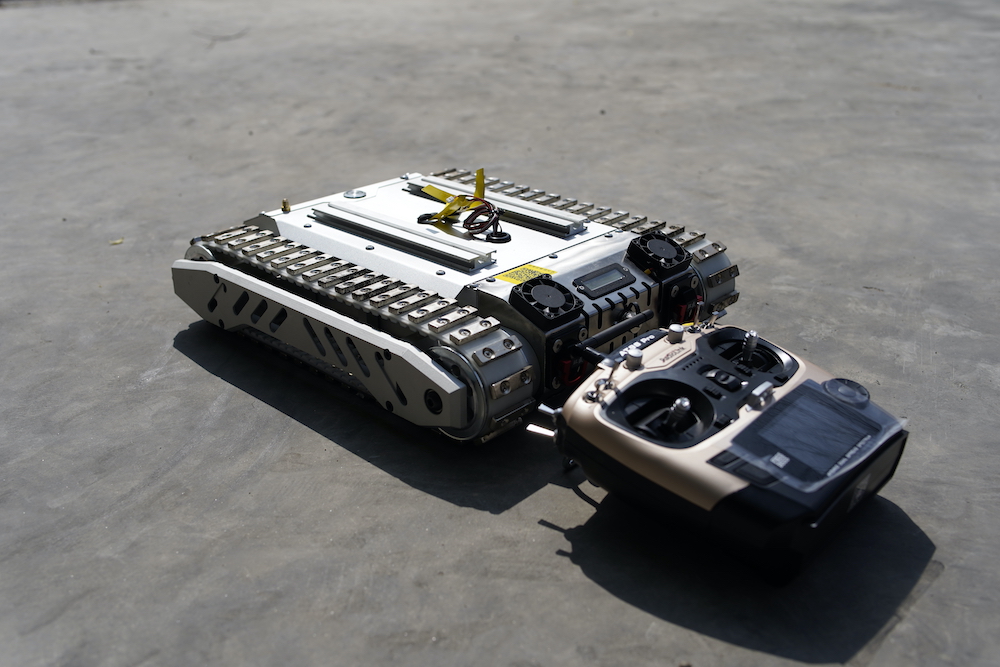 クライミングウォール用ロボットタンク洗浄装置、磁気トラックと - Robot Track のレビューと価格
